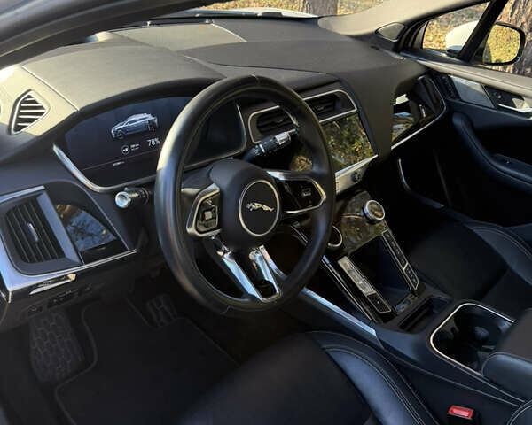 Белый Ягуар I-Pace, объемом двигателя 0 л и пробегом 72 тыс. км за 27000 $, фото 6 на Automoto.ua