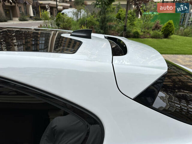 Белый Ягуар I-Pace, объемом двигателя 0 л и пробегом 80 тыс. км за 32200 $, фото 43 на Automoto.ua