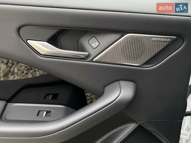 Белый Ягуар I-Pace, объемом двигателя 0 л и пробегом 45 тыс. км за 28700 $, фото 81 на Automoto.ua