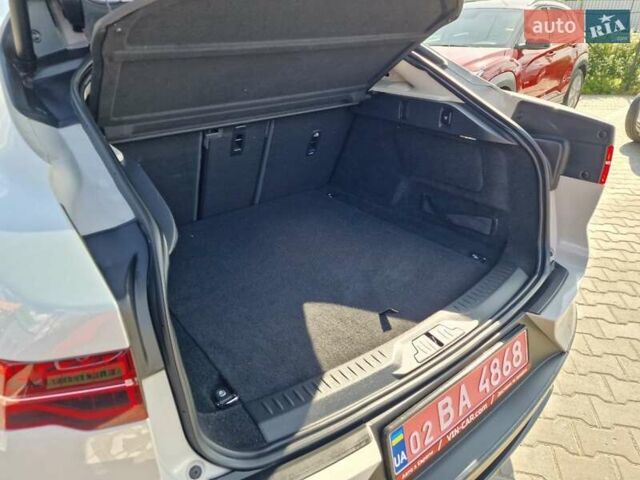 Білий Ягуар I-Pace, об'ємом двигуна 0 л та пробігом 98 тис. км за 28300 $, фото 49 на Automoto.ua