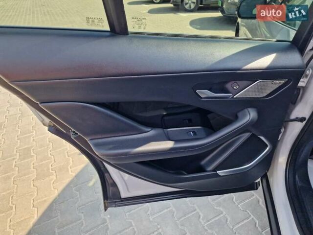 Білий Ягуар I-Pace, об'ємом двигуна 0 л та пробігом 98 тис. км за 28300 $, фото 37 на Automoto.ua