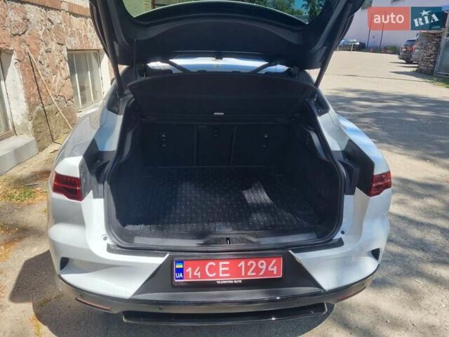 Белый Ягуар I-Pace, объемом двигателя 0 л и пробегом 38 тыс. км за 32900 $, фото 5 на Automoto.ua