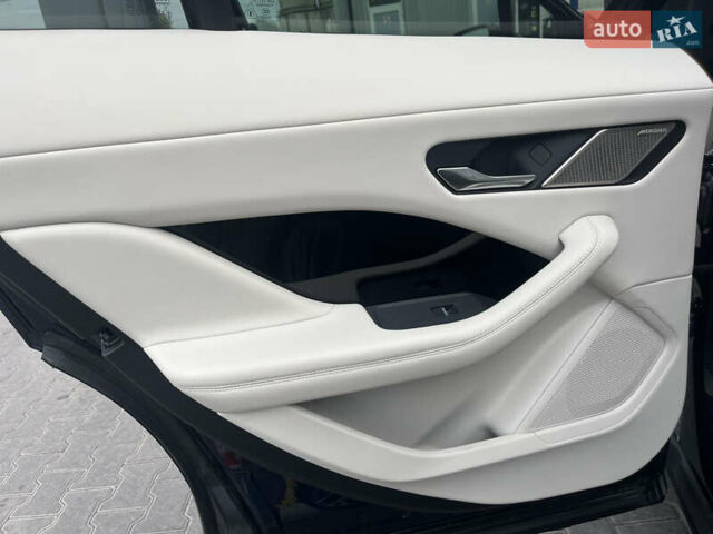 Белый Ягуар I-Pace, объемом двигателя 0 л и пробегом 36 тыс. км за 36999 $, фото 45 на Automoto.ua
