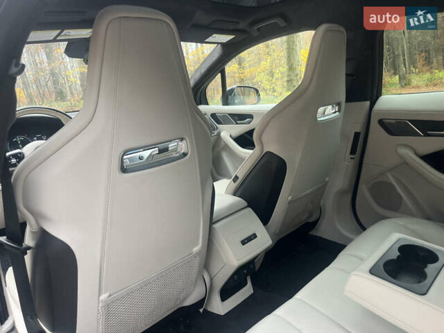 Белый Ягуар I-Pace, объемом двигателя 0 л и пробегом 36 тыс. км за 36999 $, фото 101 на Automoto.ua