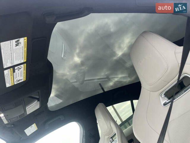 Белый Ягуар I-Pace, объемом двигателя 0 л и пробегом 36 тыс. км за 36999 $, фото 49 на Automoto.ua