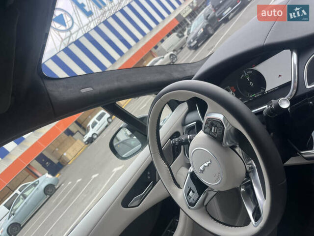 Белый Ягуар I-Pace, объемом двигателя 0 л и пробегом 36 тыс. км за 36999 $, фото 12 на Automoto.ua