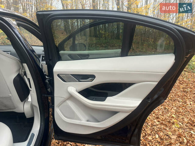 Белый Ягуар I-Pace, объемом двигателя 0 л и пробегом 36 тыс. км за 36999 $, фото 82 на Automoto.ua