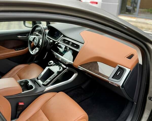 Бежевый Ягуар I-Pace, объемом двигателя 0 л и пробегом 149 тыс. км за 26100 $, фото 53 на Automoto.ua