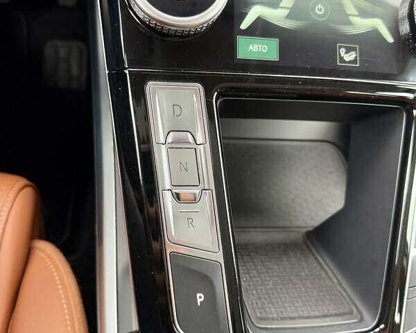 Бежевый Ягуар I-Pace, объемом двигателя 0 л и пробегом 149 тыс. км за 26100 $, фото 71 на Automoto.ua