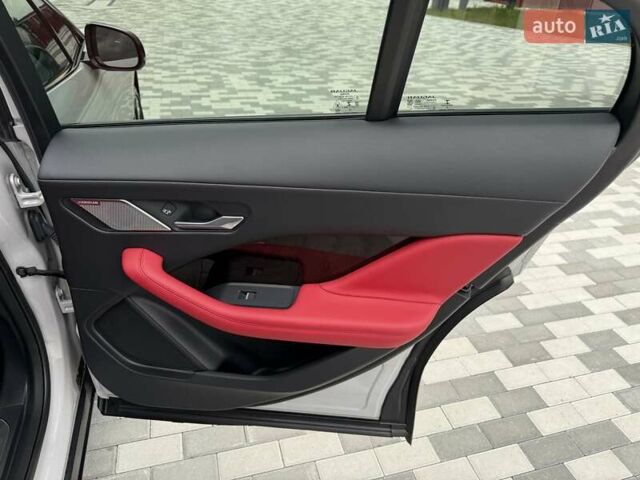 Бежевый Ягуар I-Pace, объемом двигателя 0 л и пробегом 50 тыс. км за 35900 $, фото 37 на Automoto.ua