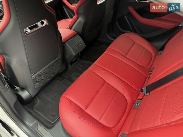 Бежевый Ягуар I-Pace, объемом двигателя 0 л и пробегом 50 тыс. км за 35900 $, фото 33 на Automoto.ua