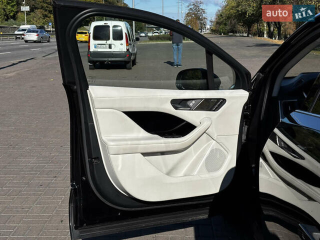 Черный Ягуар I-Pace, объемом двигателя 0 л и пробегом 66 тыс. км за 24200 $, фото 14 на Automoto.ua