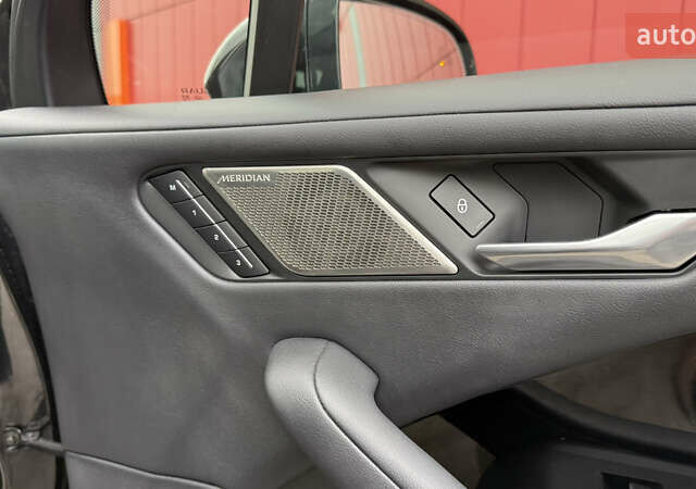 Черный Ягуар I-Pace, объемом двигателя 0 л и пробегом 121 тыс. км за 22500 $, фото 57 на Automoto.ua