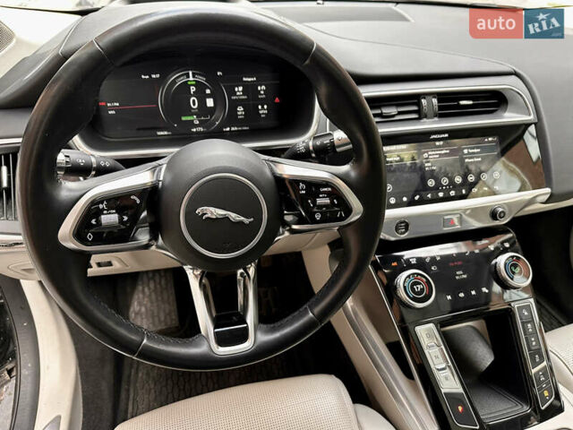 Черный Ягуар I-Pace, объемом двигателя 0 л и пробегом 110 тыс. км за 22700 $, фото 10 на Automoto.ua