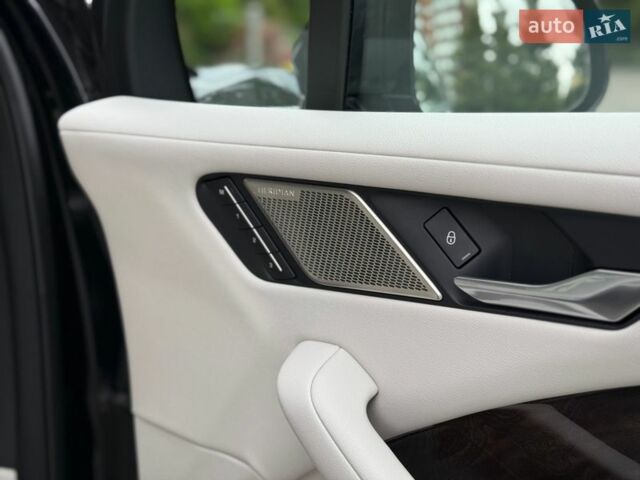 Черный Ягуар I-Pace, объемом двигателя 0 л и пробегом 171 тыс. км за 19999 $, фото 25 на Automoto.ua