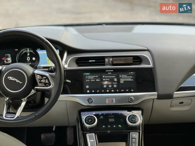 Черный Ягуар I-Pace, объемом двигателя 0 л и пробегом 110 тыс. км за 22600 $, фото 41 на Automoto.ua