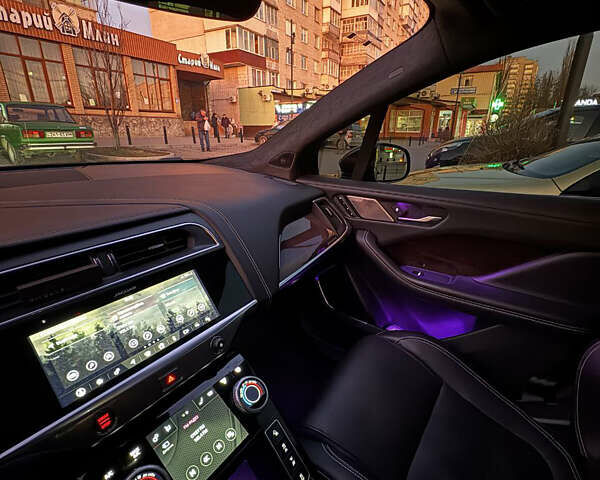 Черный Ягуар I-Pace, объемом двигателя 0 л и пробегом 157 тыс. км за 25999 $, фото 18 на Automoto.ua