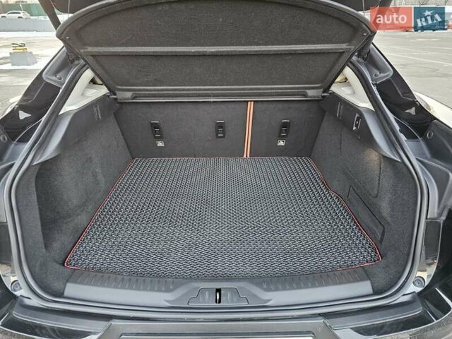 Черный Ягуар I-Pace, объемом двигателя 0 л и пробегом 91 тыс. км за 28000 $, фото 7 на Automoto.ua