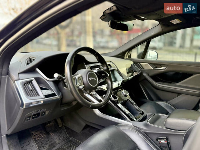 Черный Ягуар I-Pace, объемом двигателя 0 л и пробегом 231 тыс. км за 17500 $, фото 7 на Automoto.ua