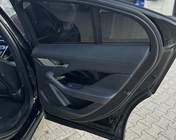 Черный Ягуар I-Pace, объемом двигателя 0 л и пробегом 180 тыс. км за 22500 $, фото 45 на Automoto.ua