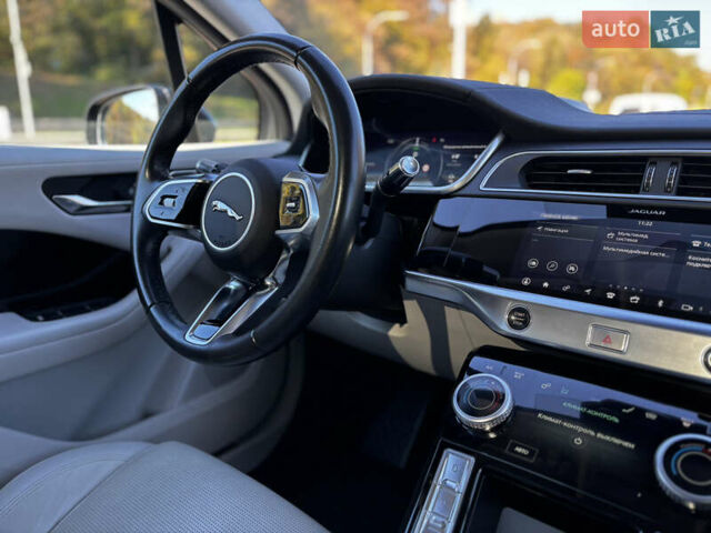 Черный Ягуар I-Pace, объемом двигателя 0 л и пробегом 66 тыс. км за 24200 $, фото 25 на Automoto.ua