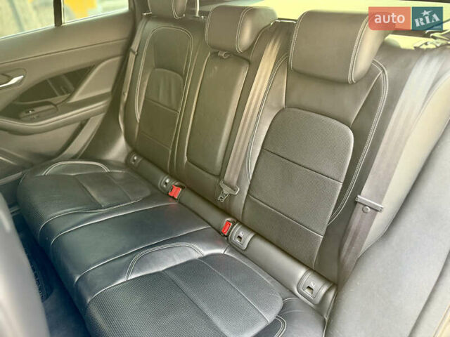 Черный Ягуар I-Pace, объемом двигателя 0 л и пробегом 231 тыс. км за 17500 $, фото 18 на Automoto.ua