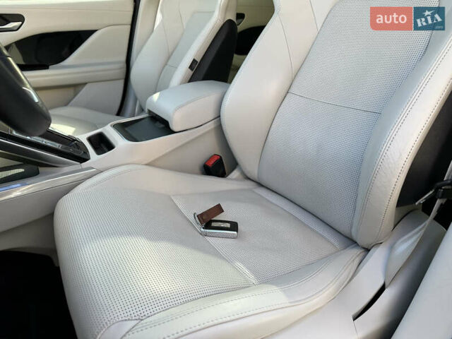 Черный Ягуар I-Pace, объемом двигателя 0 л и пробегом 175 тыс. км за 28900 $, фото 74 на Automoto.ua