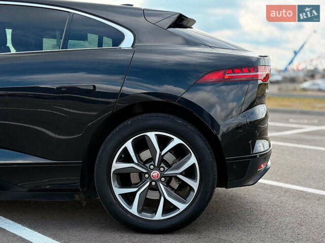 Черный Ягуар I-Pace, объемом двигателя 0 л и пробегом 112 тыс. км за 22840 $, фото 7 на Automoto.ua