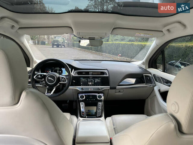 Черный Ягуар I-Pace, объемом двигателя 0 л и пробегом 110 тыс. км за 22600 $, фото 42 на Automoto.ua