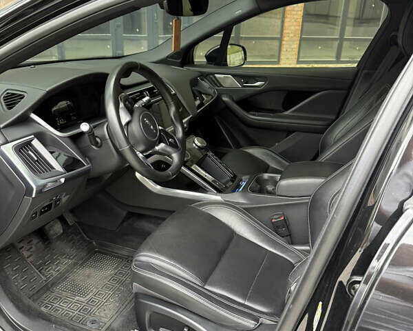 Черный Ягуар I-Pace, объемом двигателя 0 л и пробегом 160 тыс. км за 24900 $, фото 4 на Automoto.ua