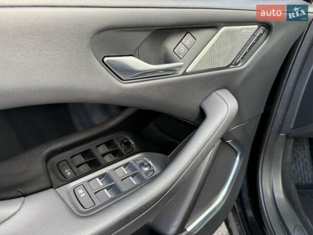 Черный Ягуар I-Pace, объемом двигателя 0 л и пробегом 155 тыс. км за 27000 $, фото 13 на Automoto.ua