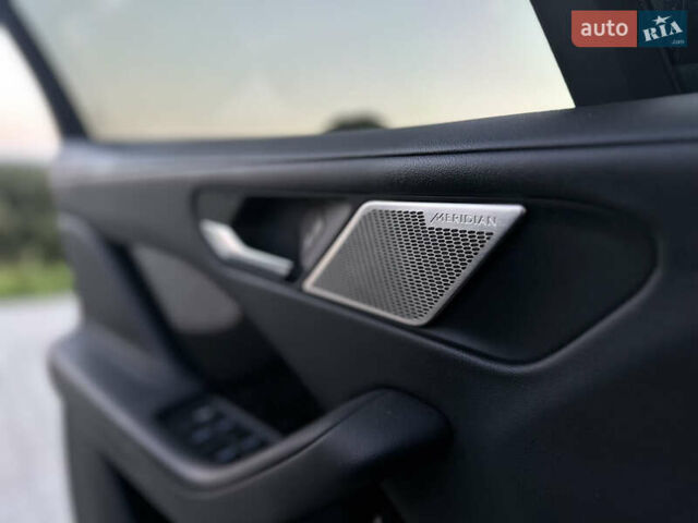 Черный Ягуар I-Pace, объемом двигателя 0 л и пробегом 138 тыс. км за 19999 $, фото 14 на Automoto.ua