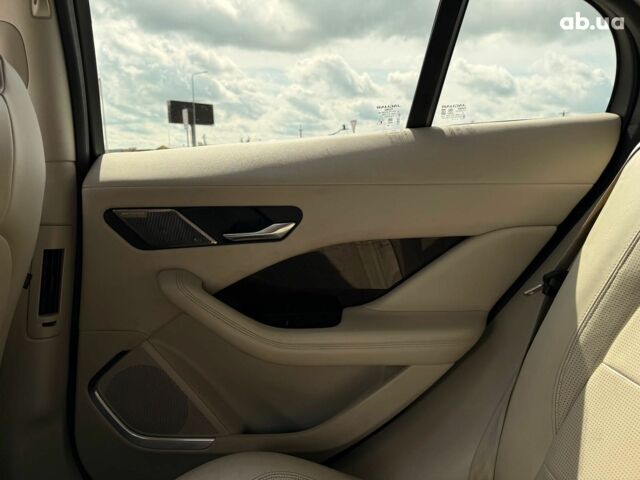 Черный Ягуар I-Pace, объемом двигателя 0 л и пробегом 112 тыс. км за 22890 $, фото 30 на Automoto.ua