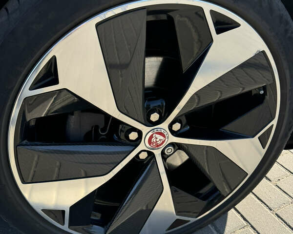 Черный Ягуар I-Pace, объемом двигателя 0 л и пробегом 177 тыс. км за 25500 $, фото 9 на Automoto.ua