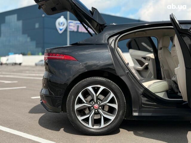 Черный Ягуар I-Pace, объемом двигателя 0 л и пробегом 112 тыс. км за 22890 $, фото 40 на Automoto.ua