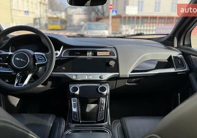 Черный Ягуар I-Pace, объемом двигателя 0 л и пробегом 155 тыс. км за 27000 $, фото 6 на Automoto.ua