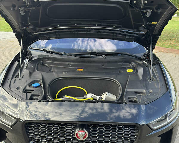 Черный Ягуар I-Pace, объемом двигателя 0 л и пробегом 180 тыс. км за 22500 $, фото 30 на Automoto.ua