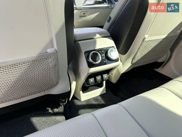 Черный Ягуар I-Pace, объемом двигателя 0 л и пробегом 175 тыс. км за 28900 $, фото 65 на Automoto.ua