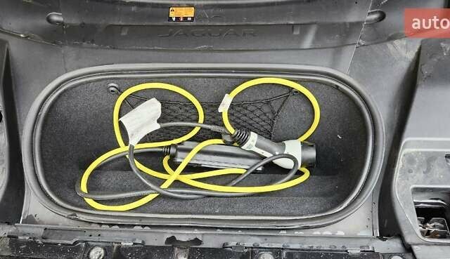 Черный Ягуар I-Pace, объемом двигателя 0 л и пробегом 91 тыс. км за 25000 $, фото 25 на Automoto.ua