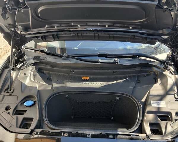 Черный Ягуар I-Pace, объемом двигателя 0 л и пробегом 193 тыс. км за 25000 $, фото 17 на Automoto.ua