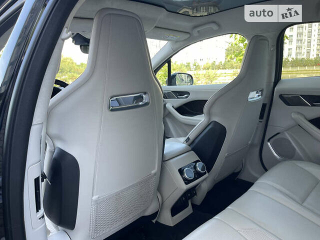 Чорний Ягуар I-Pace, об'ємом двигуна 0 л та пробігом 127 тис. км за 32300 $, фото 52 на Automoto.ua