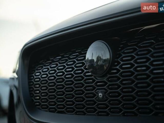 Черный Ягуар I-Pace, объемом двигателя 0 л и пробегом 102 тыс. км за 28900 $, фото 15 на Automoto.ua