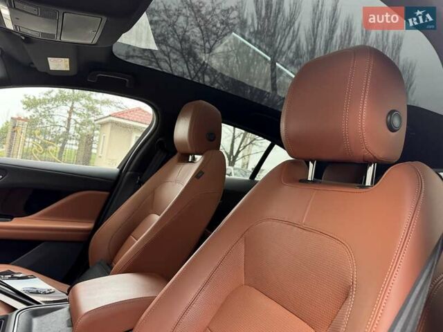 Черный Ягуар I-Pace, объемом двигателя 0 л и пробегом 130 тыс. км за 21900 $, фото 12 на Automoto.ua
