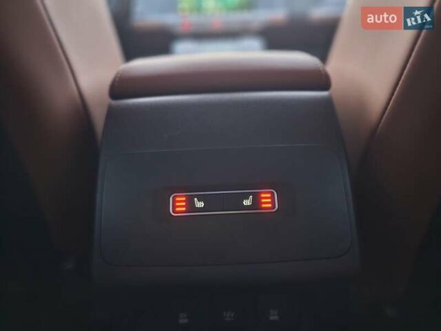 Черный Ягуар I-Pace, объемом двигателя 0 л и пробегом 91 тыс. км за 28000 $, фото 29 на Automoto.ua