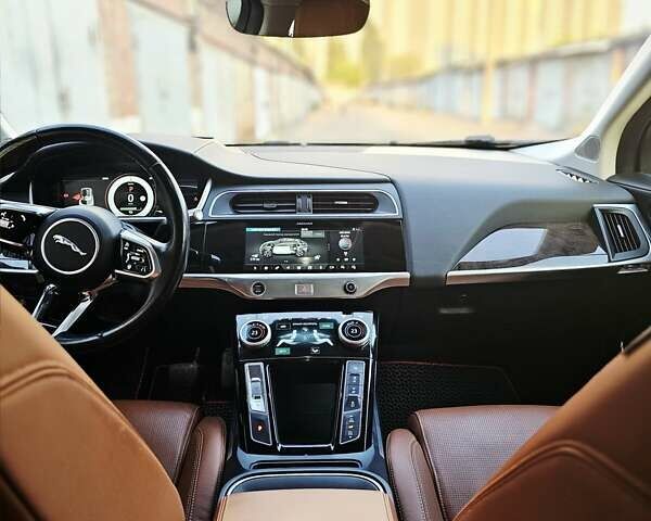 Чорний Ягуар I-Pace, об'ємом двигуна 0 л та пробігом 95 тис. км за 24500 $, фото 11 на Automoto.ua