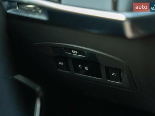 Черный Ягуар I-Pace, объемом двигателя 0 л и пробегом 102 тыс. км за 28900 $, фото 25 на Automoto.ua