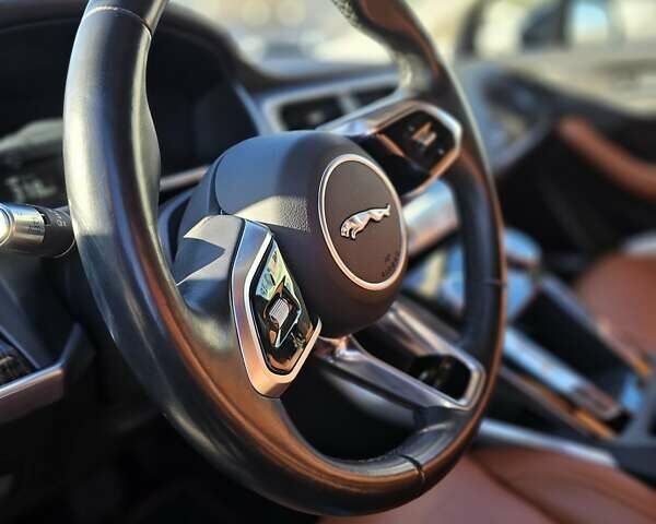 Черный Ягуар I-Pace, объемом двигателя 0 л и пробегом 91 тыс. км за 28000 $, фото 11 на Automoto.ua