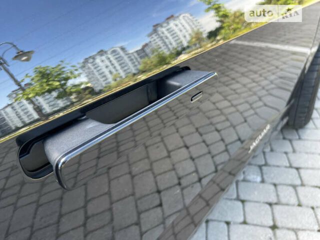 Чорний Ягуар I-Pace, об'ємом двигуна 0 л та пробігом 127 тис. км за 32300 $, фото 15 на Automoto.ua