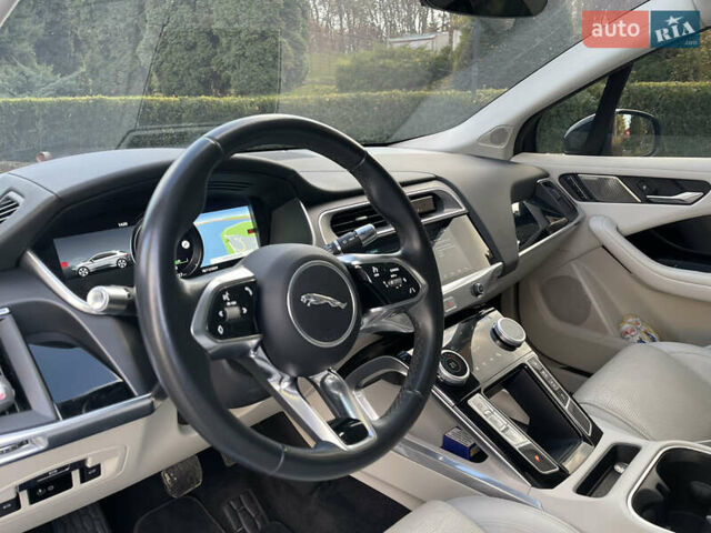 Черный Ягуар I-Pace, объемом двигателя 0 л и пробегом 110 тыс. км за 22600 $, фото 38 на Automoto.ua