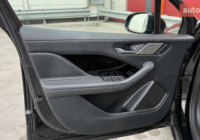 Черный Ягуар I-Pace, объемом двигателя 0 л и пробегом 121 тыс. км за 22500 $, фото 19 на Automoto.ua
